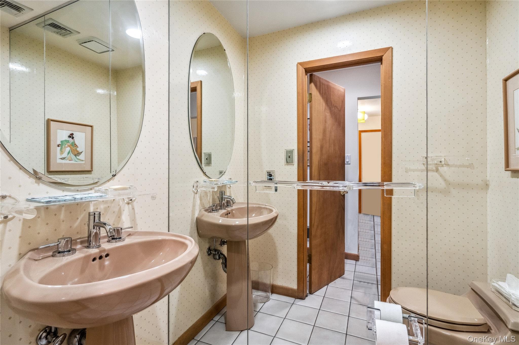 #17 photo, 10 Tradewinds Drive, Bayville , NY 11709