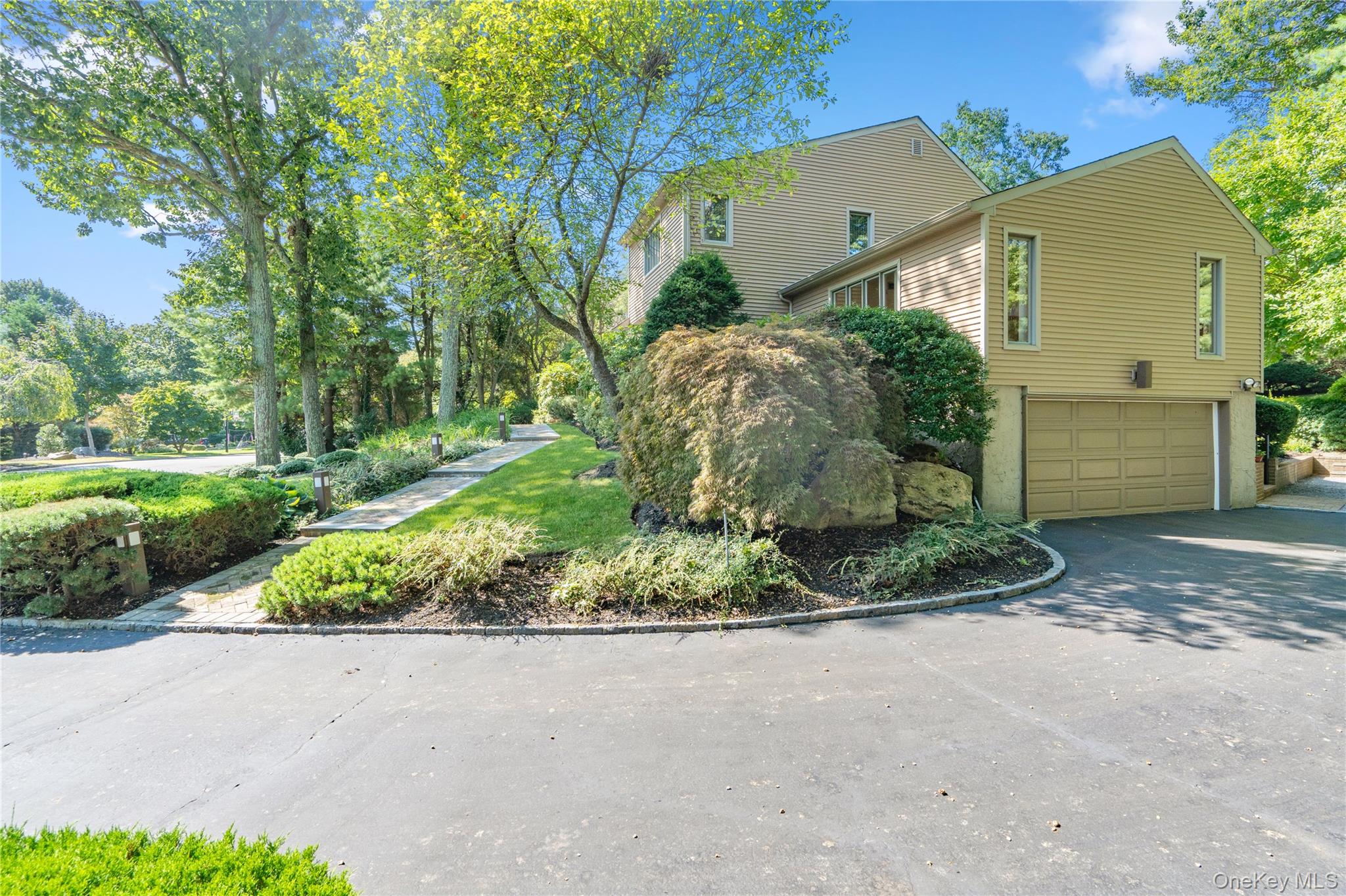 #2 photo, 10 Tradewinds Drive, Bayville , NY 11709