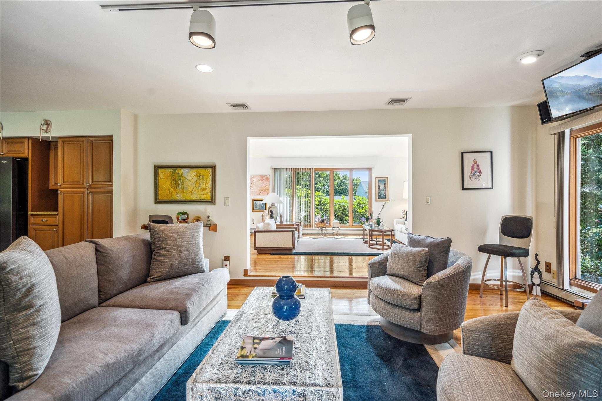 #8 photo, 10 Tradewinds Drive, Bayville , NY 11709