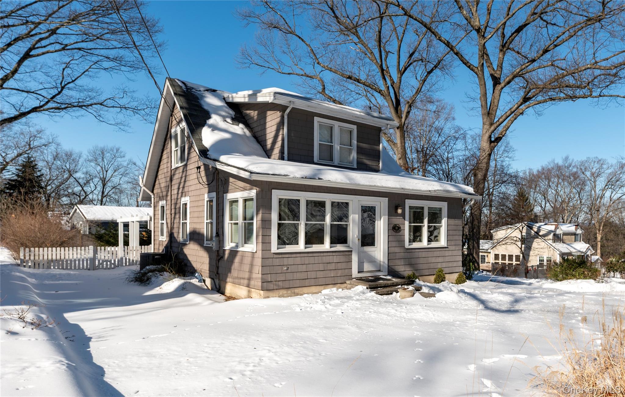 #1 photo, 33 Forest Glen Road, Valley Cottage , NY 10989