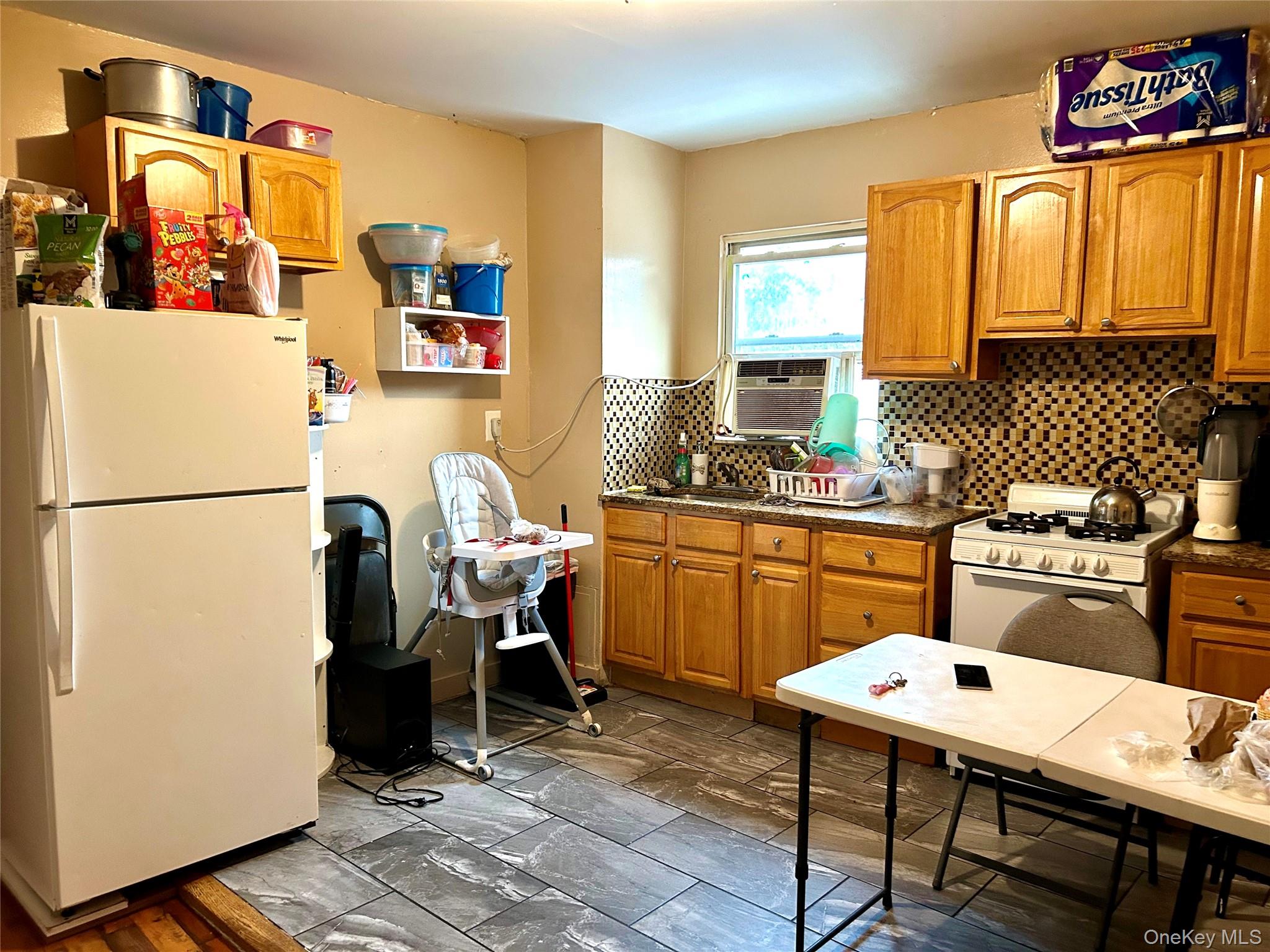 #7 photo, 237 Willow Street, Yonkers , NY 10701