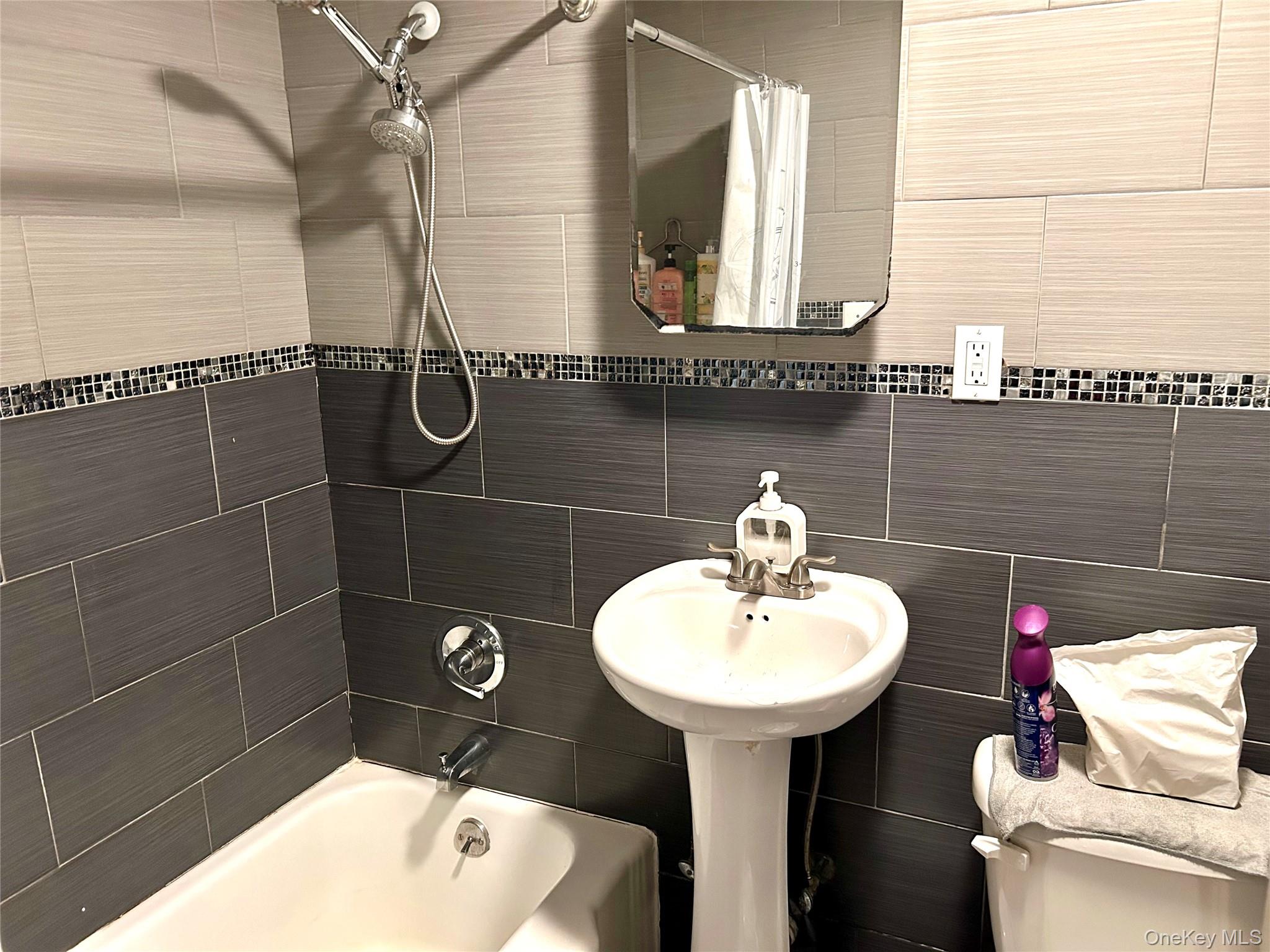 #8 photo, 237 Willow Street, Yonkers , NY 10701