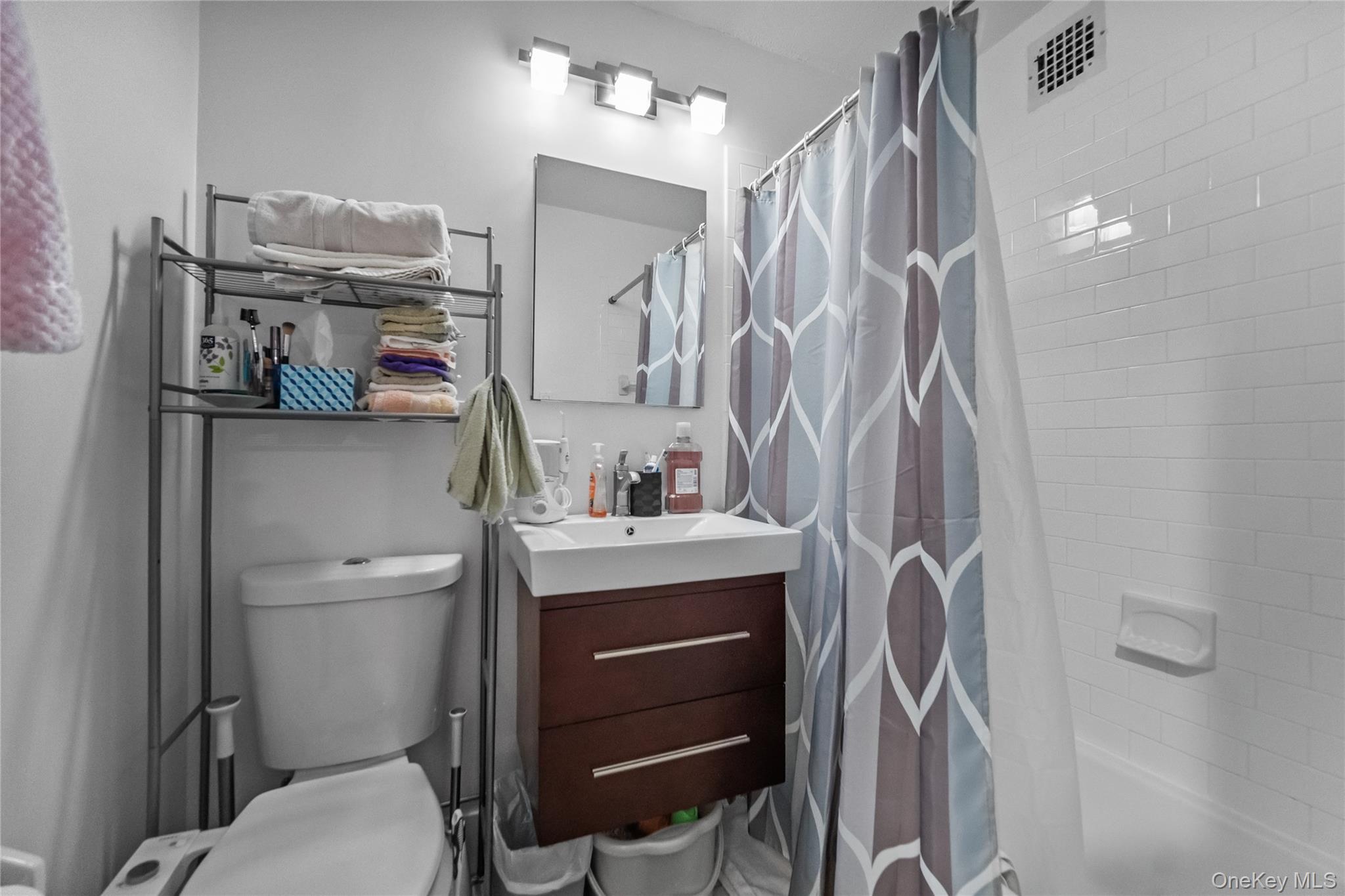 #13 photo, 155 Ferris Avenue, White Plains , NY 10603