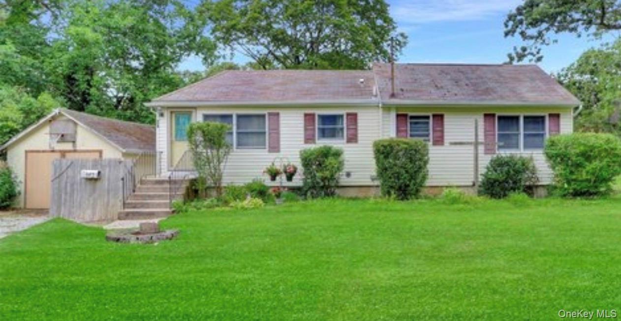 #1 photo, 24 Lafayette Avenue, Mastic , NY 11950