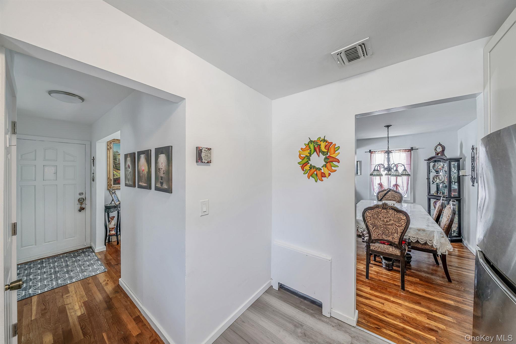 #10 photo, 221 Amsterdam Avenue, West Babylon , NY 11704