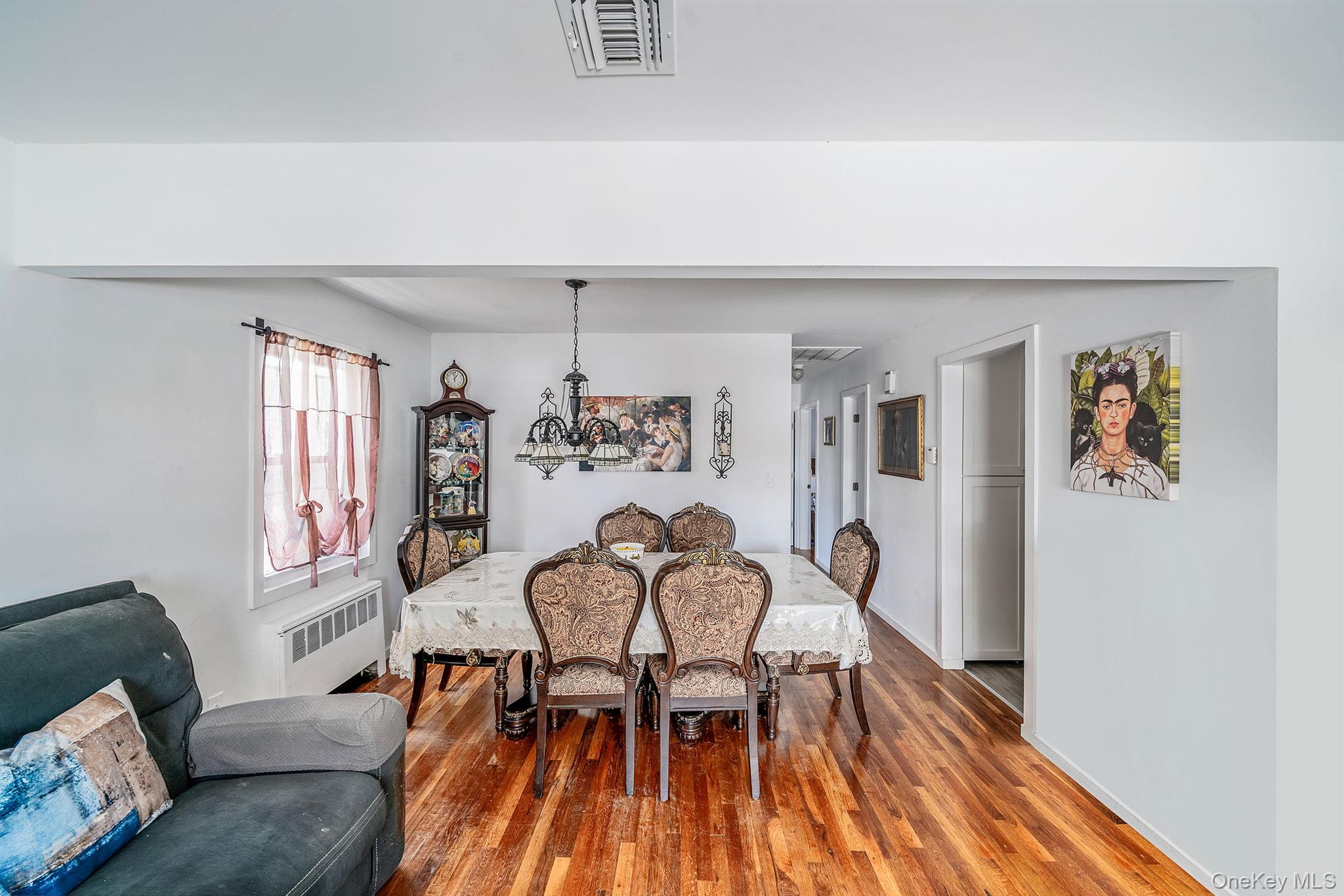 #6 photo, 221 Amsterdam Avenue, West Babylon , NY 11704