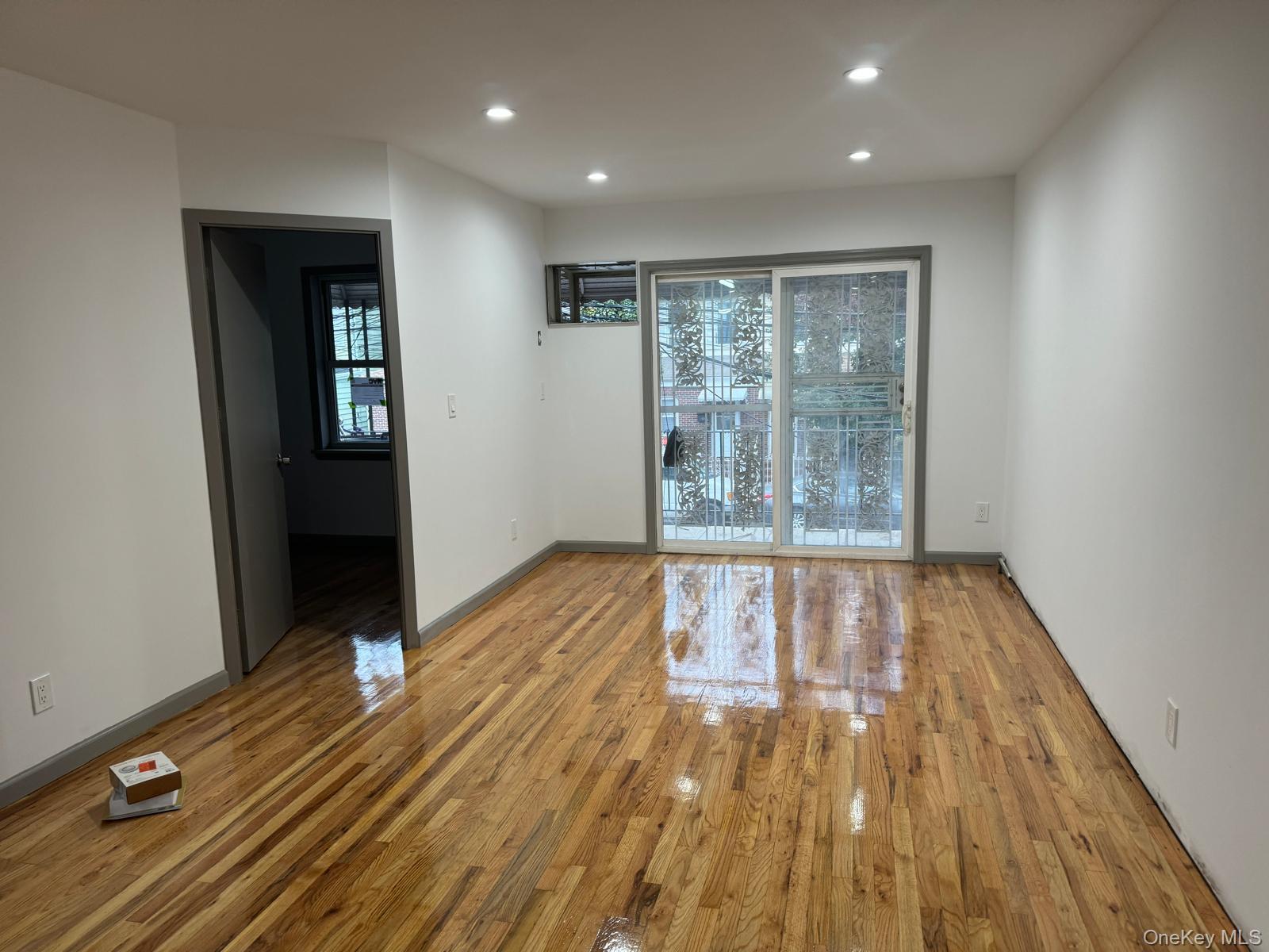 #5 photo, 104-60 48th Avenue, Corona , NY 11368