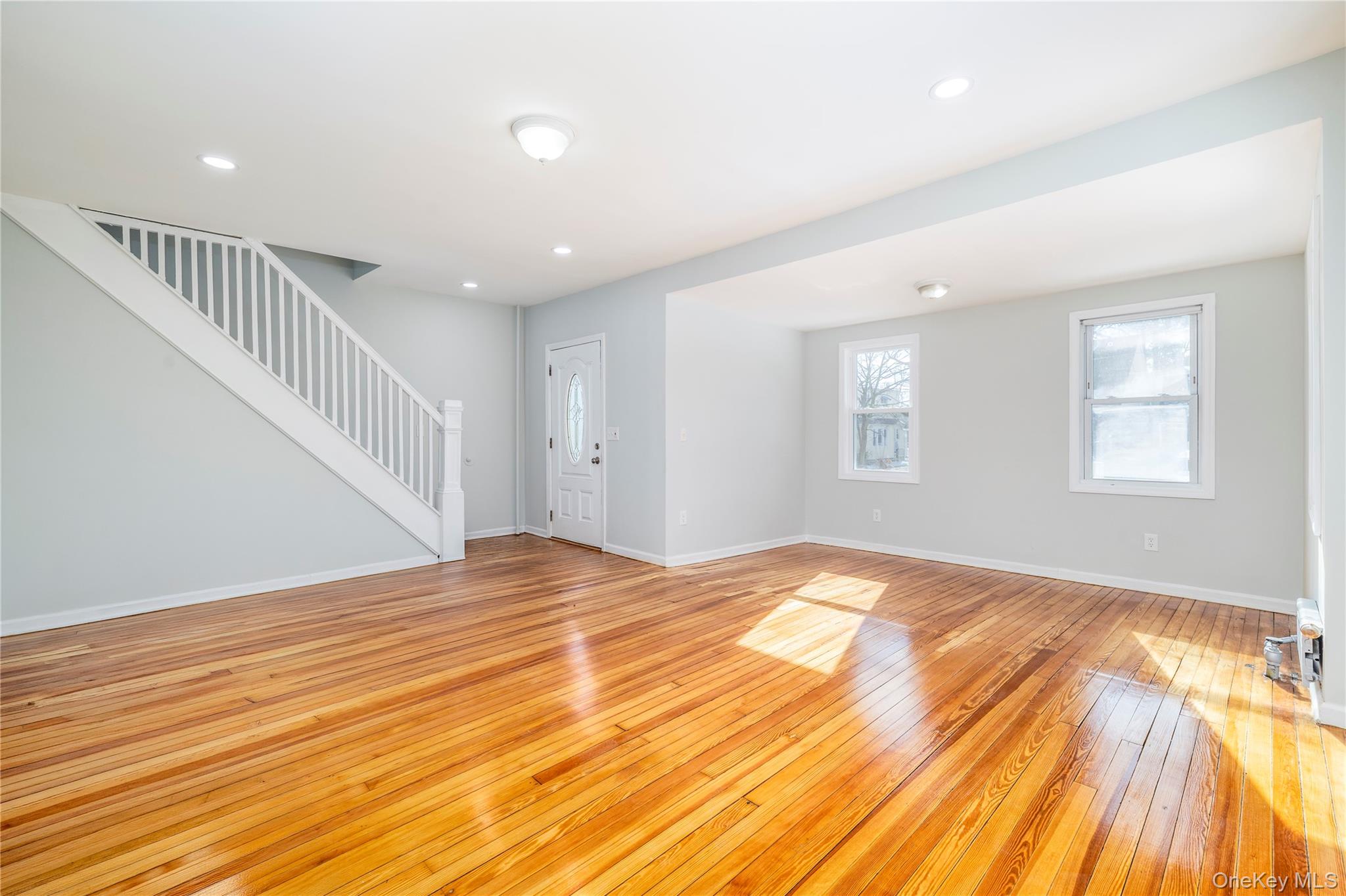 #7 photo, 101 Harris Avenue, Freeport , NY 11520