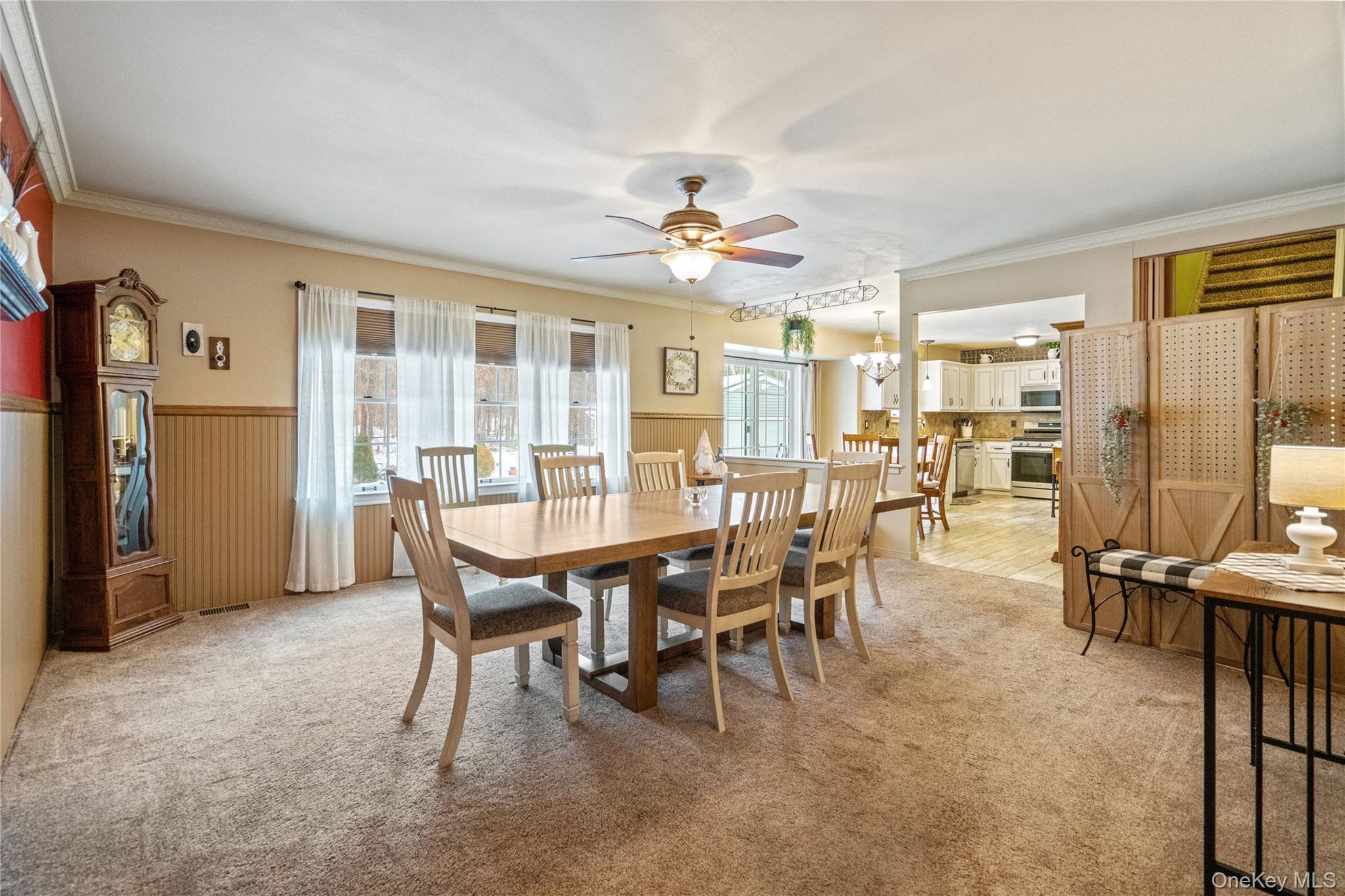 #17 photo, 27 Evelyn Court, Manorville , NY 11949