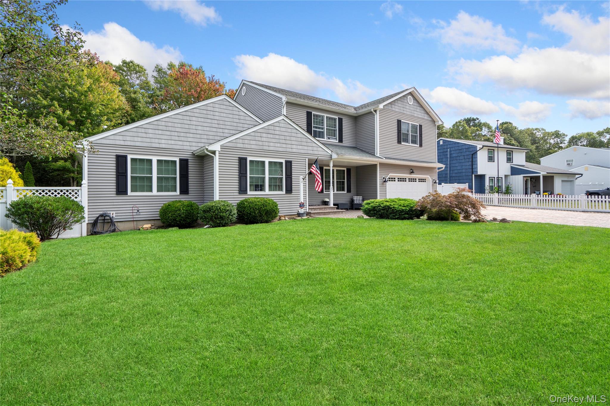 #3 photo, 27 Evelyn Court, Manorville , NY 11949