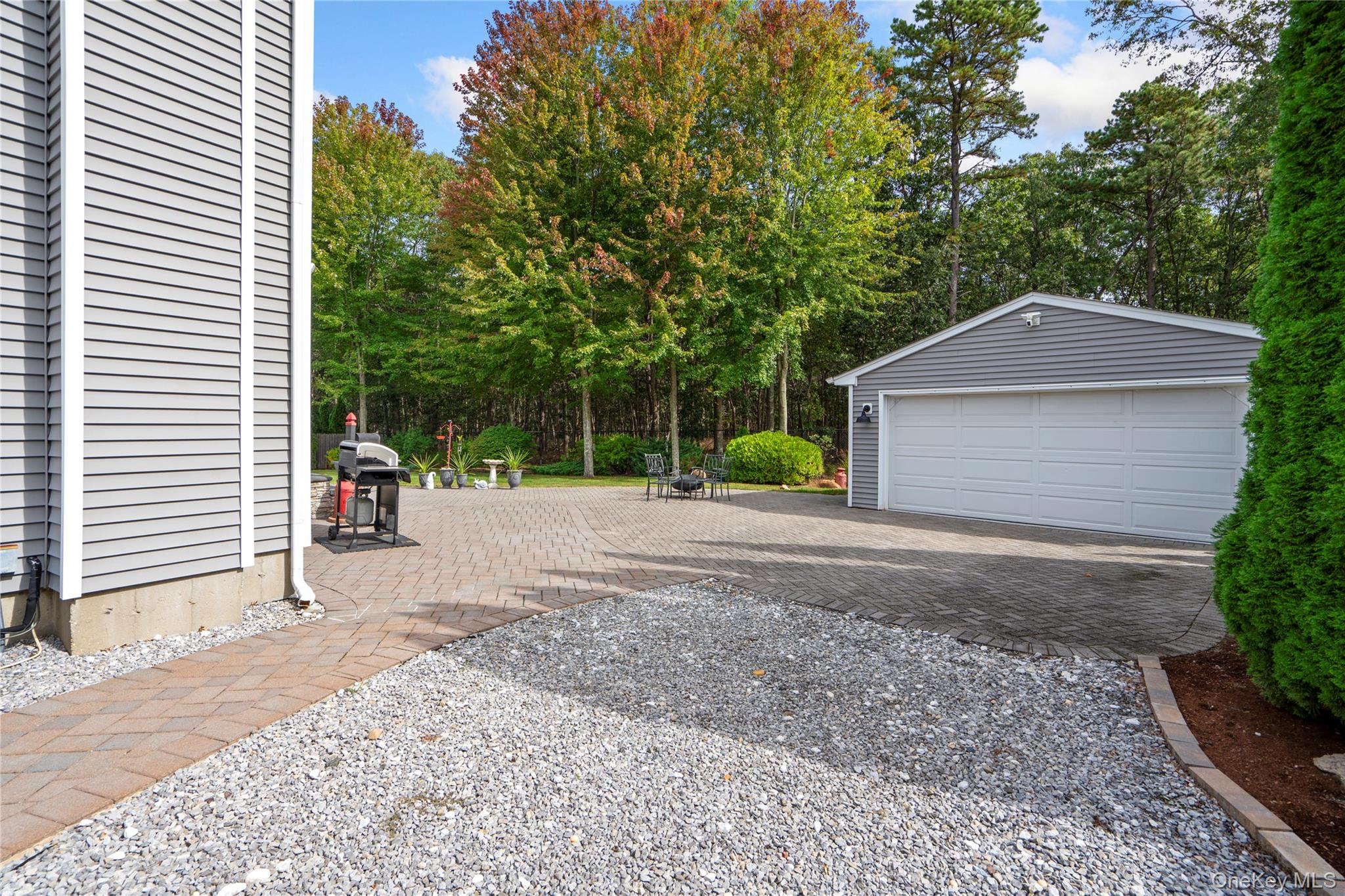 #4 photo, 27 Evelyn Court, Manorville , NY 11949