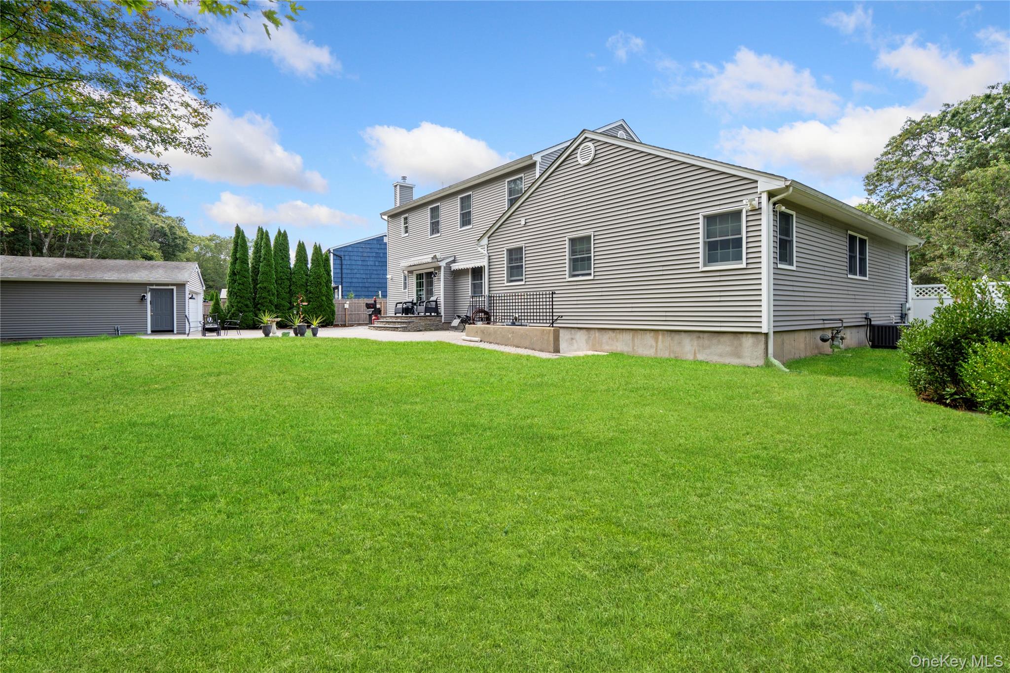 #7 photo, 27 Evelyn Court, Manorville , NY 11949