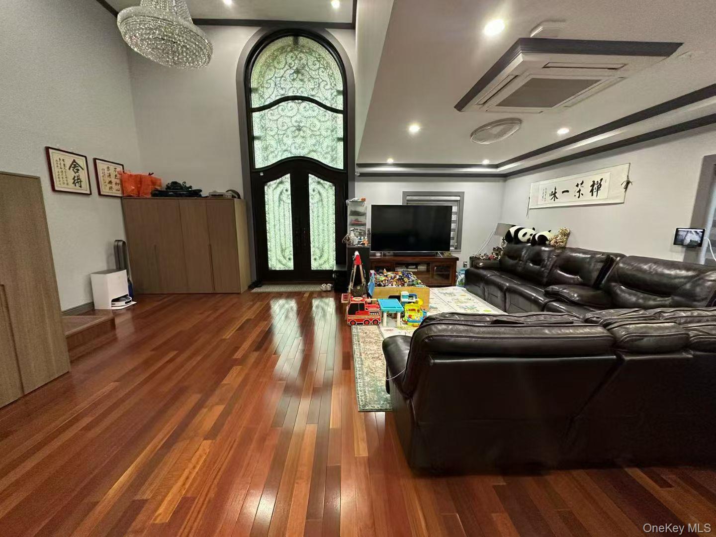 #2 photo, 5027 175th Street, Fresh Meadows , NY 11365