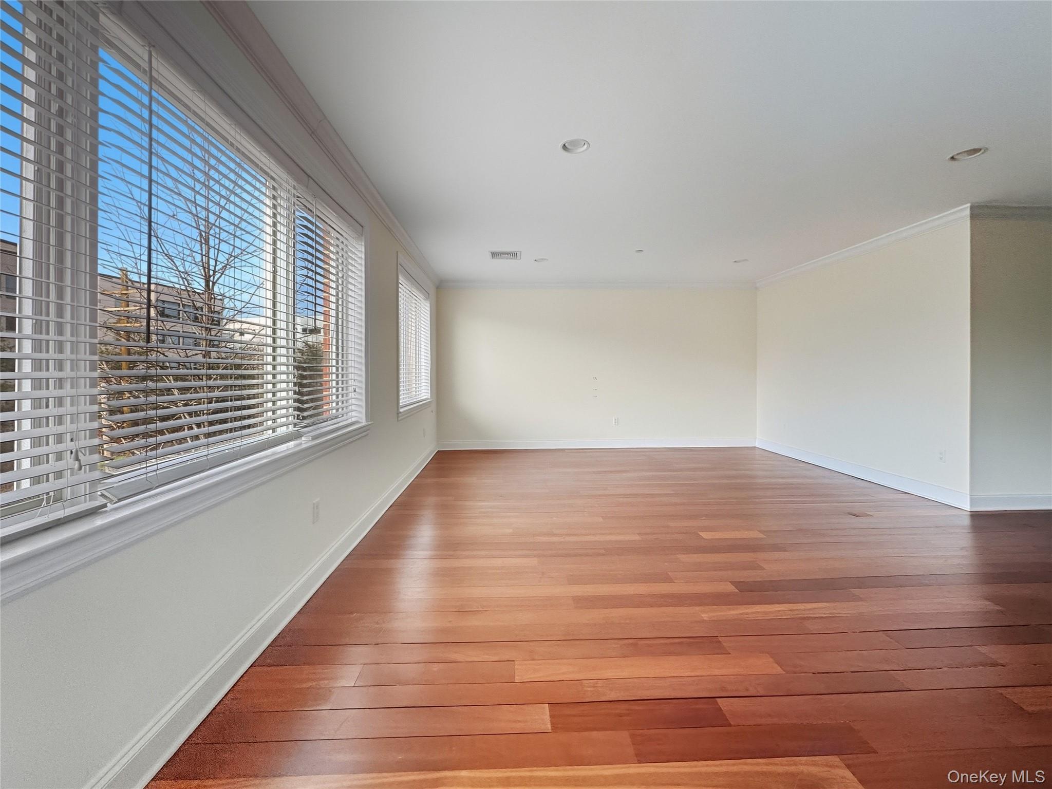 #6 photo, 171 Great Neck Road, Great Neck , NY 11021