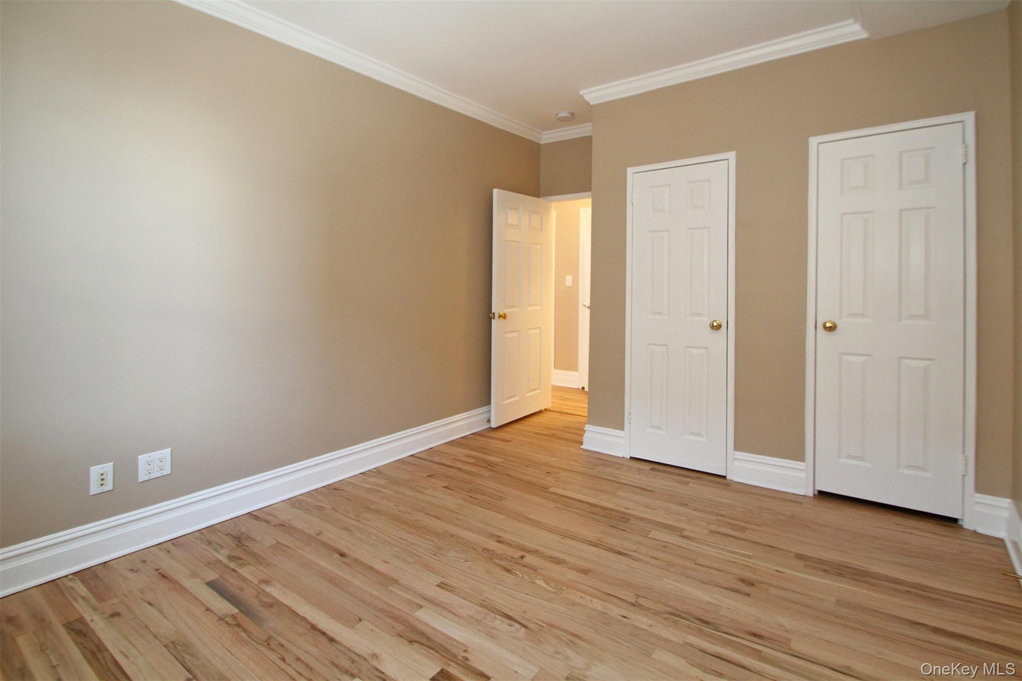 #10 photo, 111 7th Street, Garden City , NY 11530