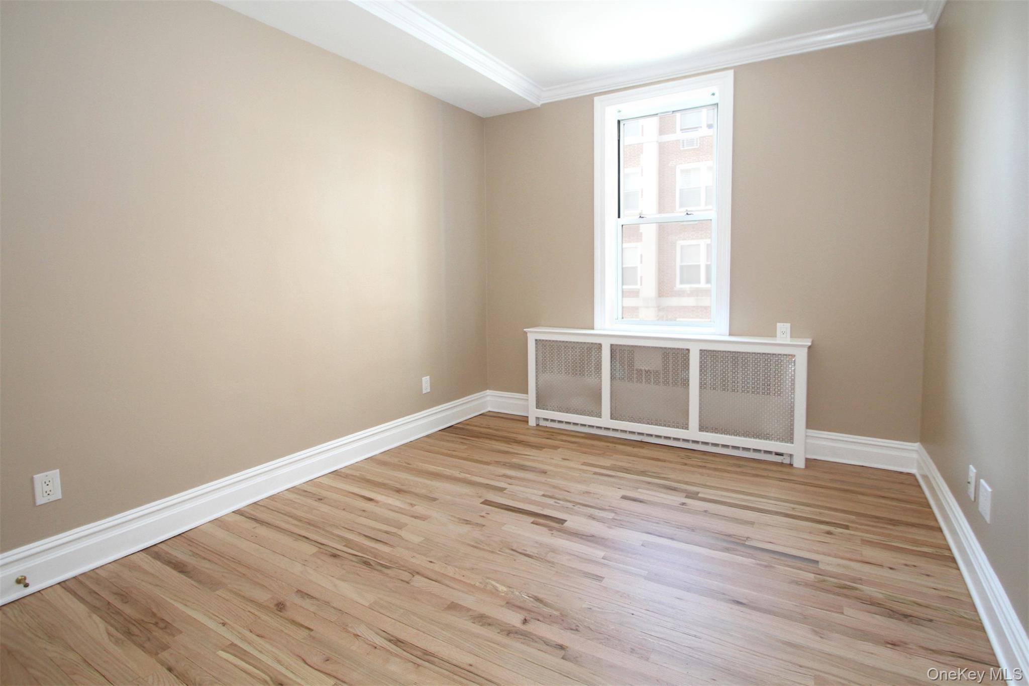 #12 photo, 111 7th Street, Garden City , NY 11530