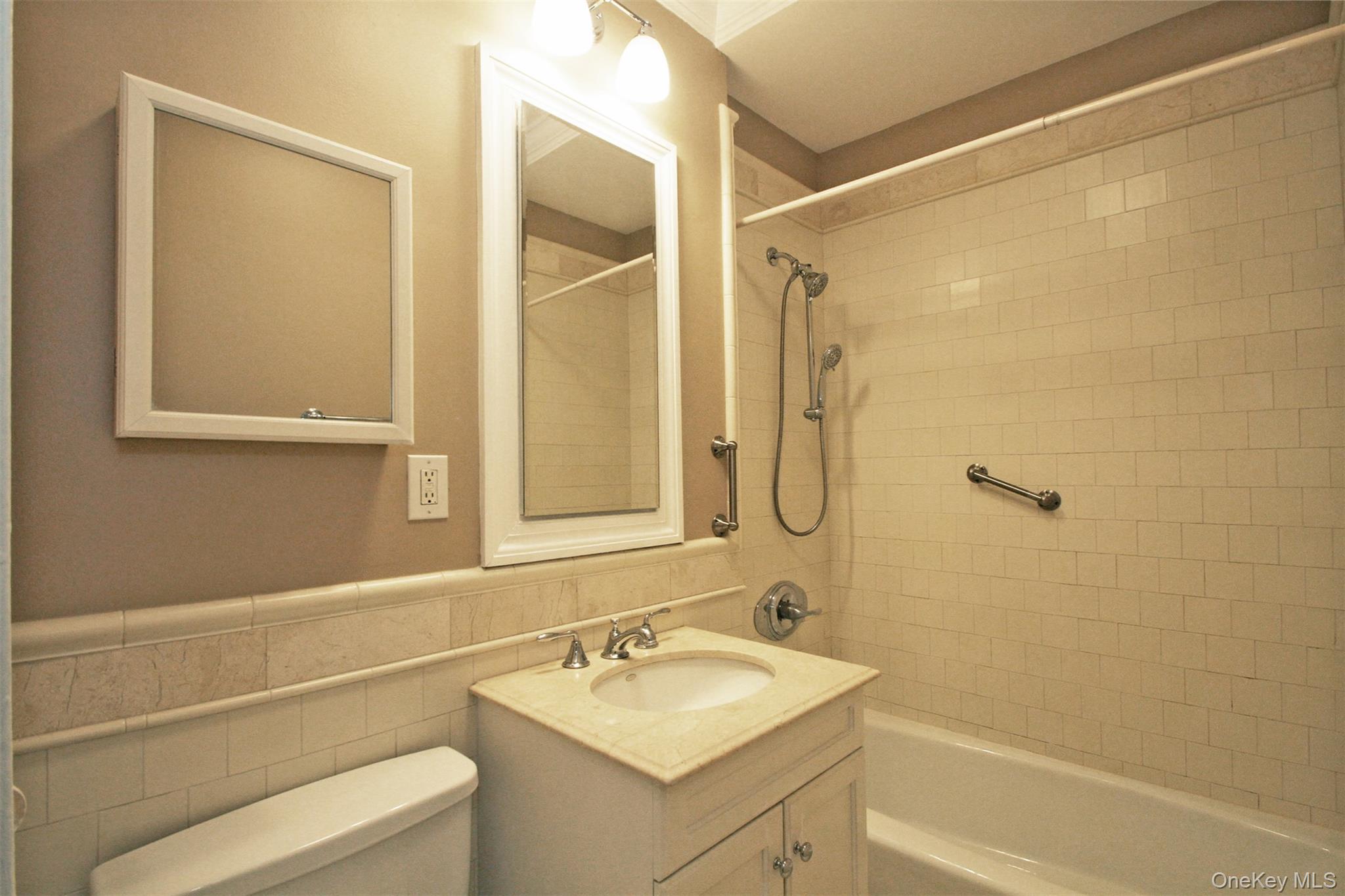 #13 photo, 111 7th Street, Garden City , NY 11530