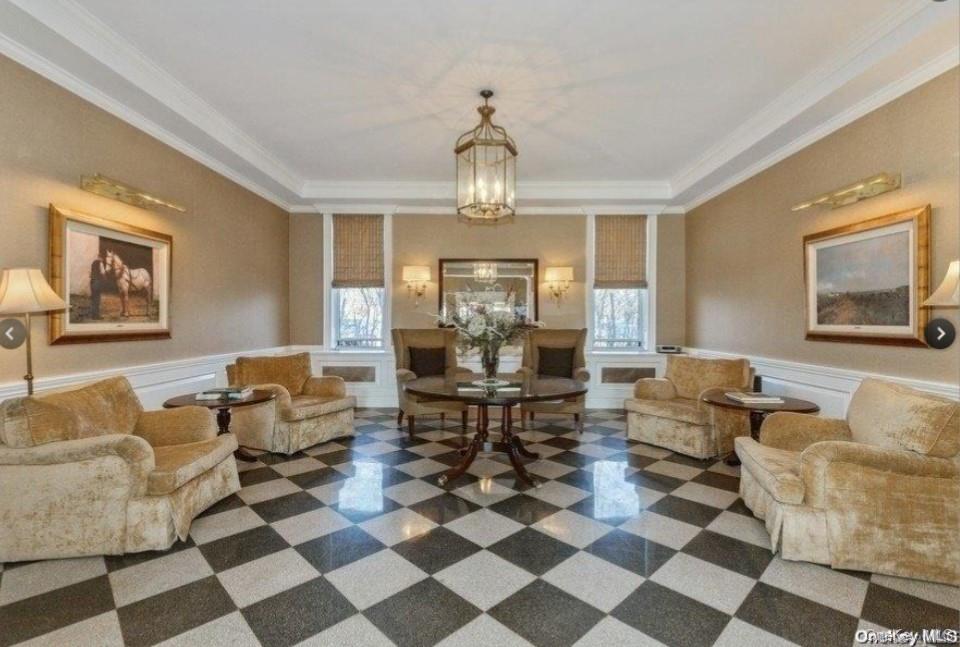 #2 photo, 111 7th Street, Garden City , NY 11530