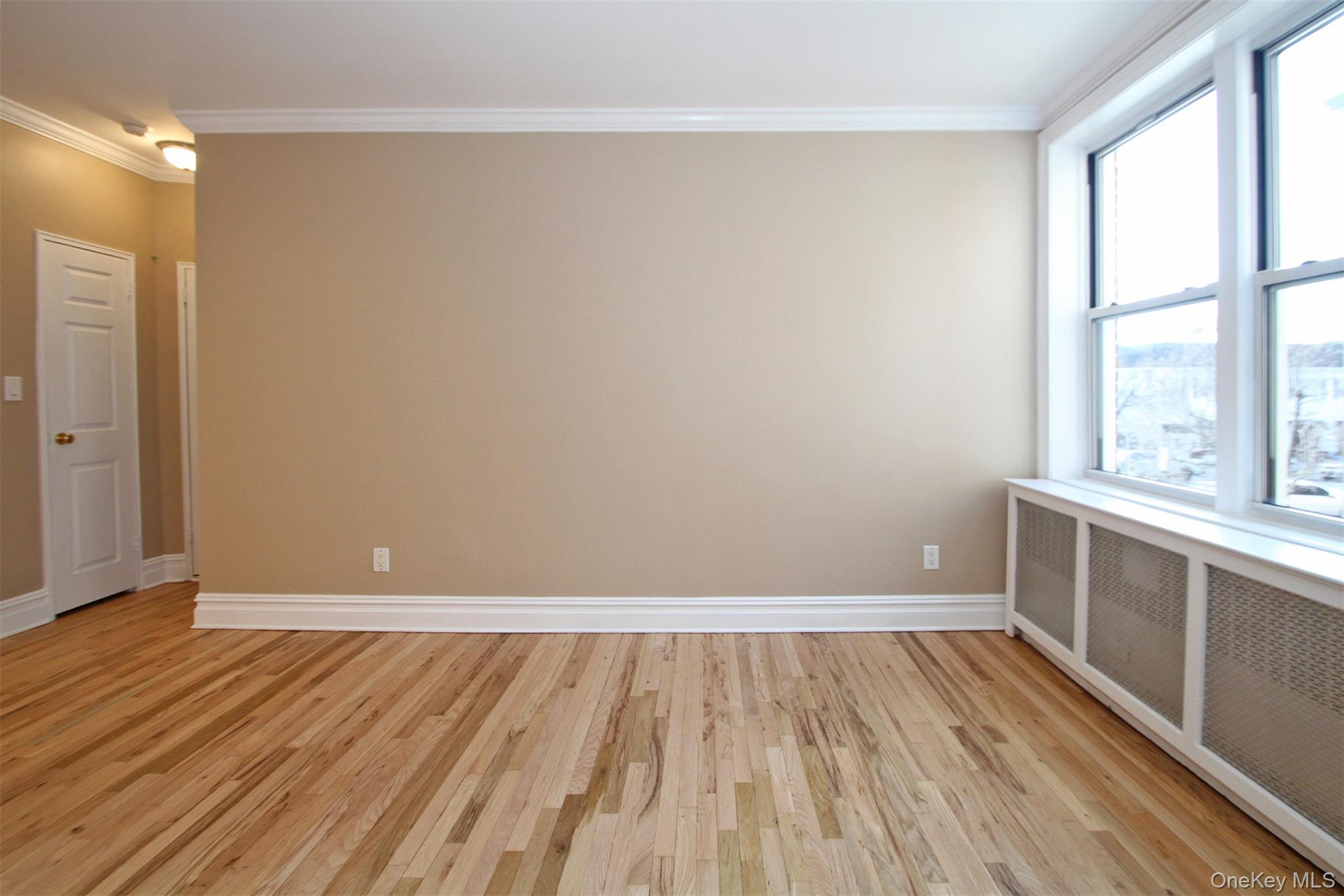 #4 photo, 111 7th Street, Garden City , NY 11530