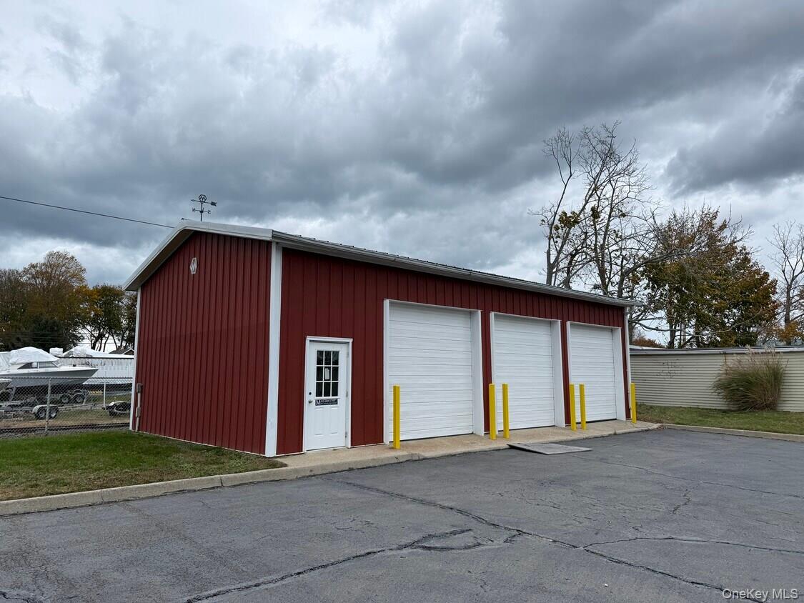 #3 photo, 1400 Youngs Avenue, Southold , NY 11971