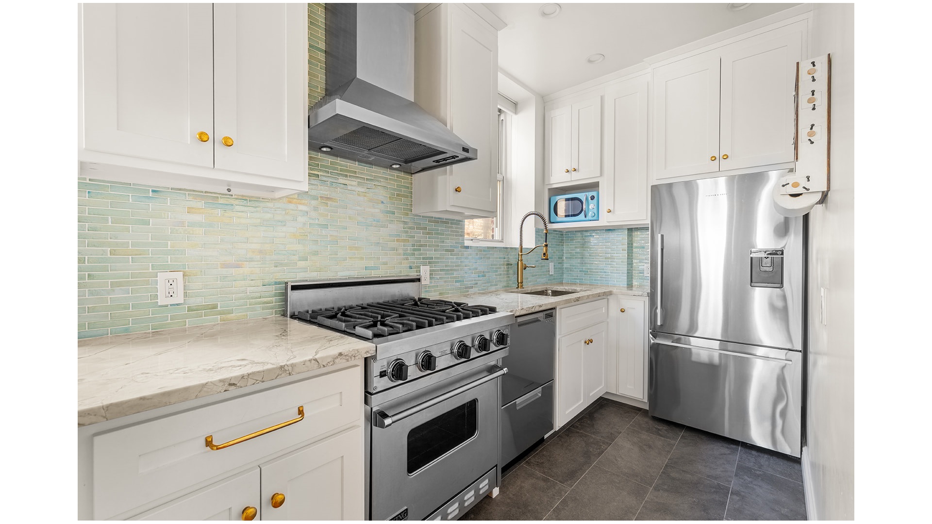 #6 photo, 518 E 11TH Street, East Village , NY 10009