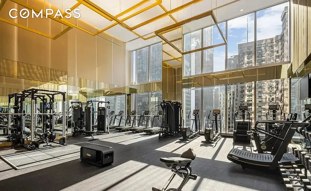 #11 photo, 217 W 57th Street, Midtown , NY 10019