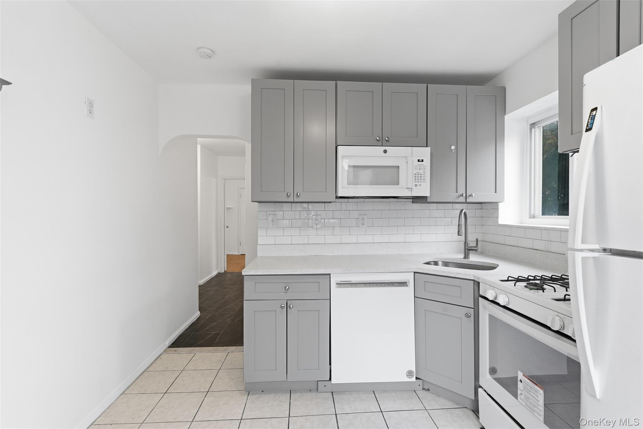 #4 photo, 2322 Pearsall Avenue, Bronx , NY 10469