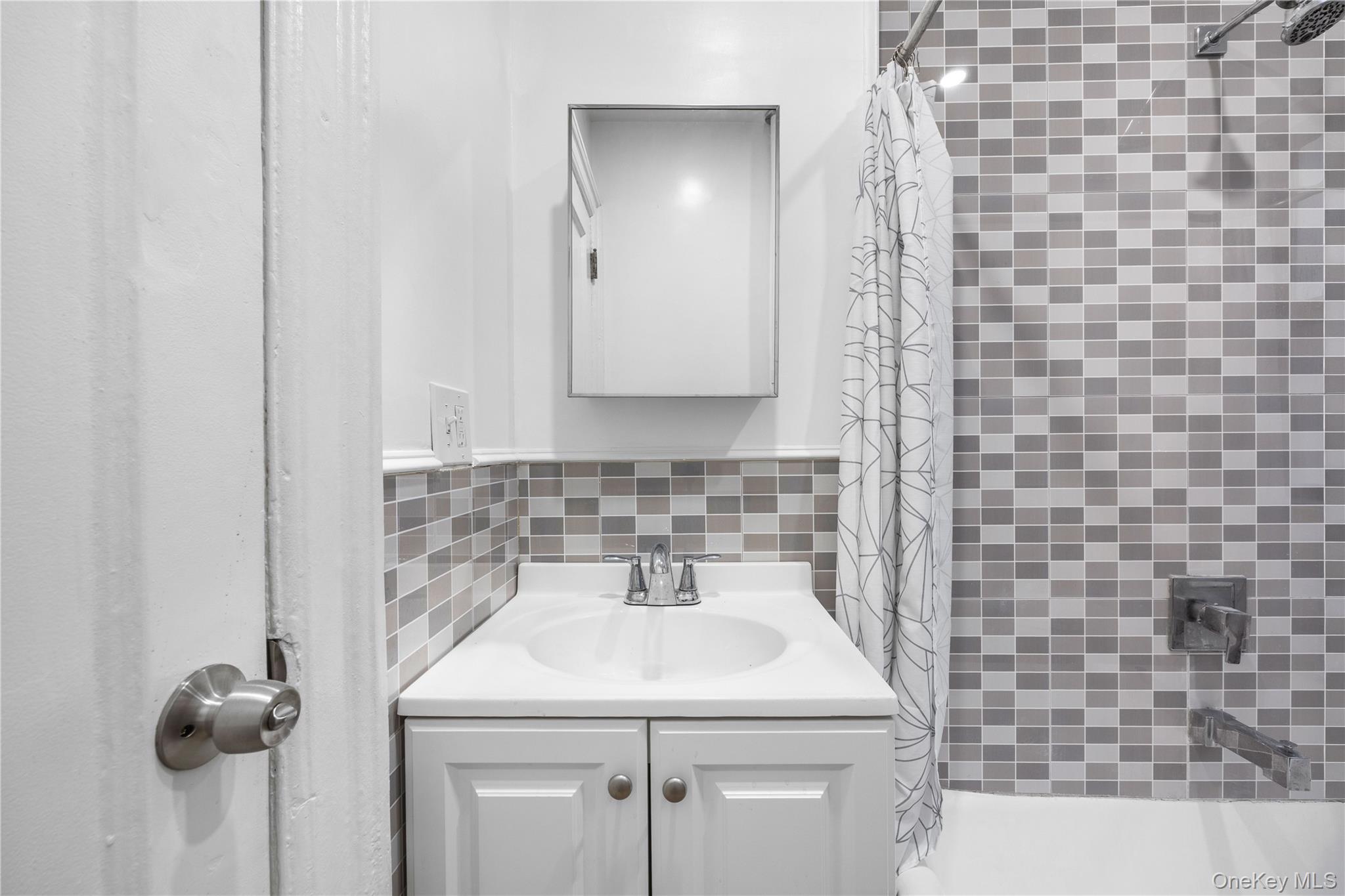 #11 photo, 1165 Fulton Avenue, 布朗士 Bronx , NY 10456