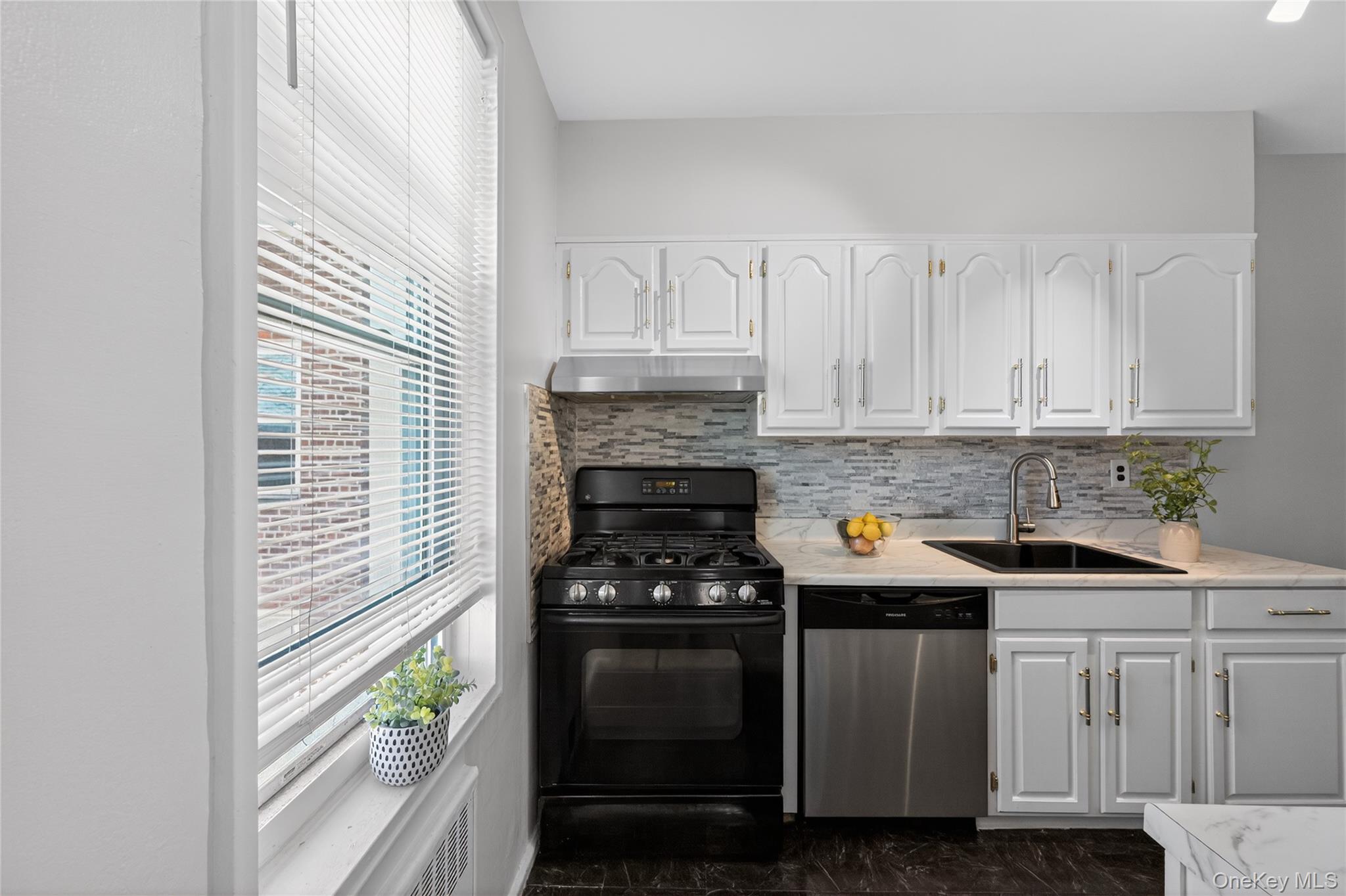 #12 photo, 101 Old Mamaroneck Road, White Plains , NY 10605