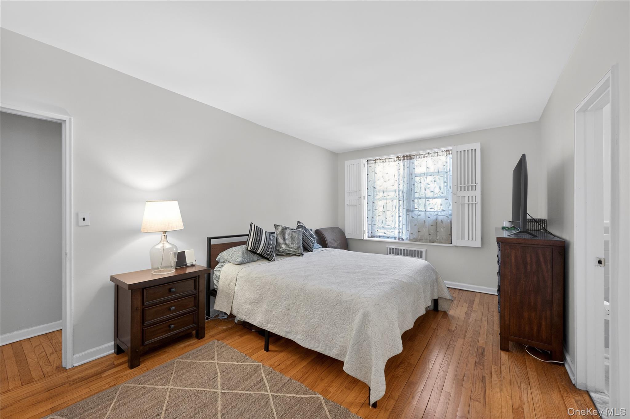 #16 photo, 101 Old Mamaroneck Road, White Plains , NY 10605