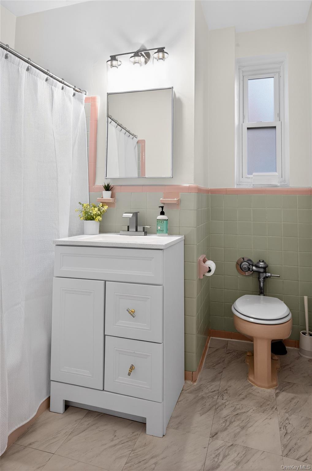 #20 photo, 101 Old Mamaroneck Road, White Plains , NY 10605