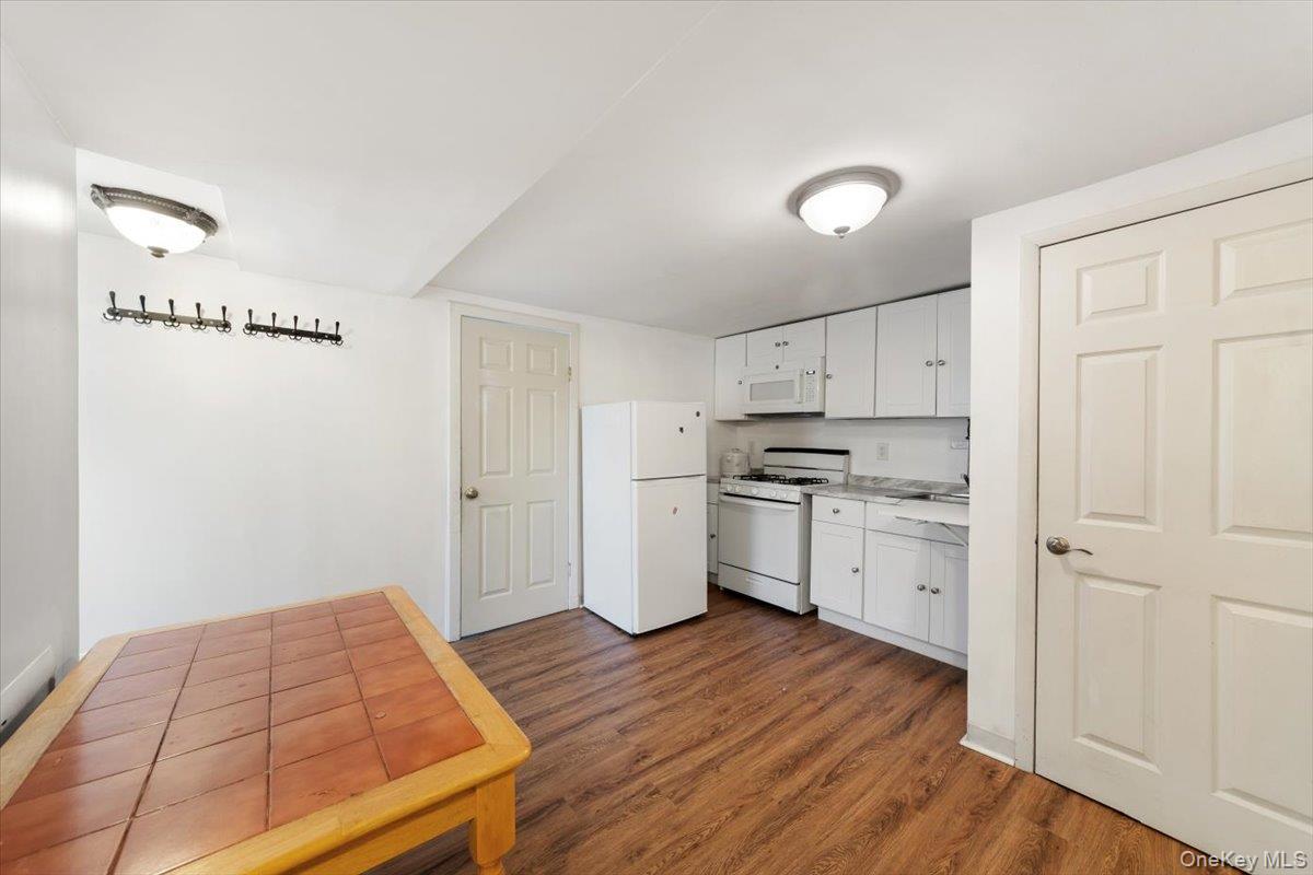 #12 photo, 2019 Colden Avenue, 布朗士 Bronx , NY 10462