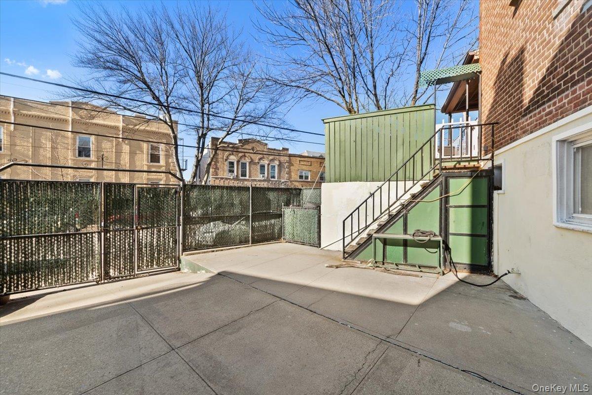 #13 photo, 2019 Colden Avenue, 布朗士 Bronx , NY 10462