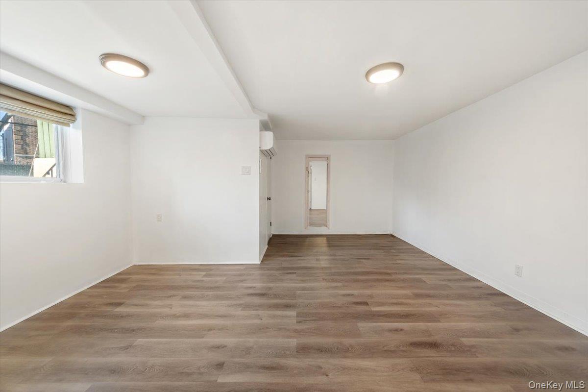 #15 photo, 2019 Colden Avenue, 布朗士 Bronx , NY 10462