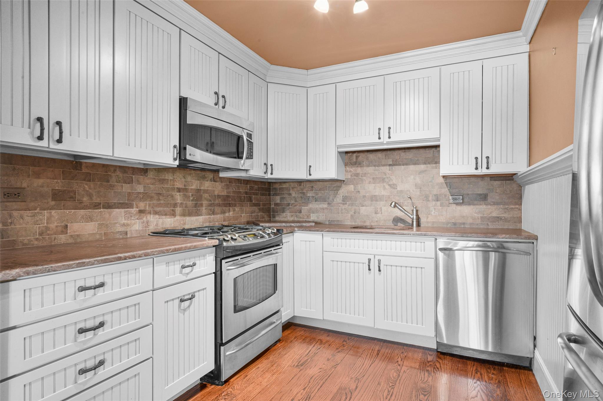 #11 photo, 701 Pelham Road, New Rochelle , NY 10805