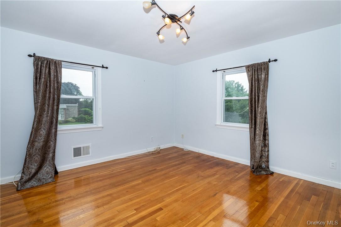 #18 photo, 14 Dimsdale Drive, Scarsdale , NY 10583