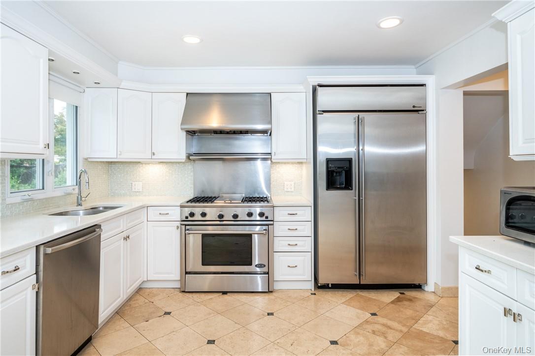 #3 photo, 14 Dimsdale Drive, Scarsdale , NY 10583