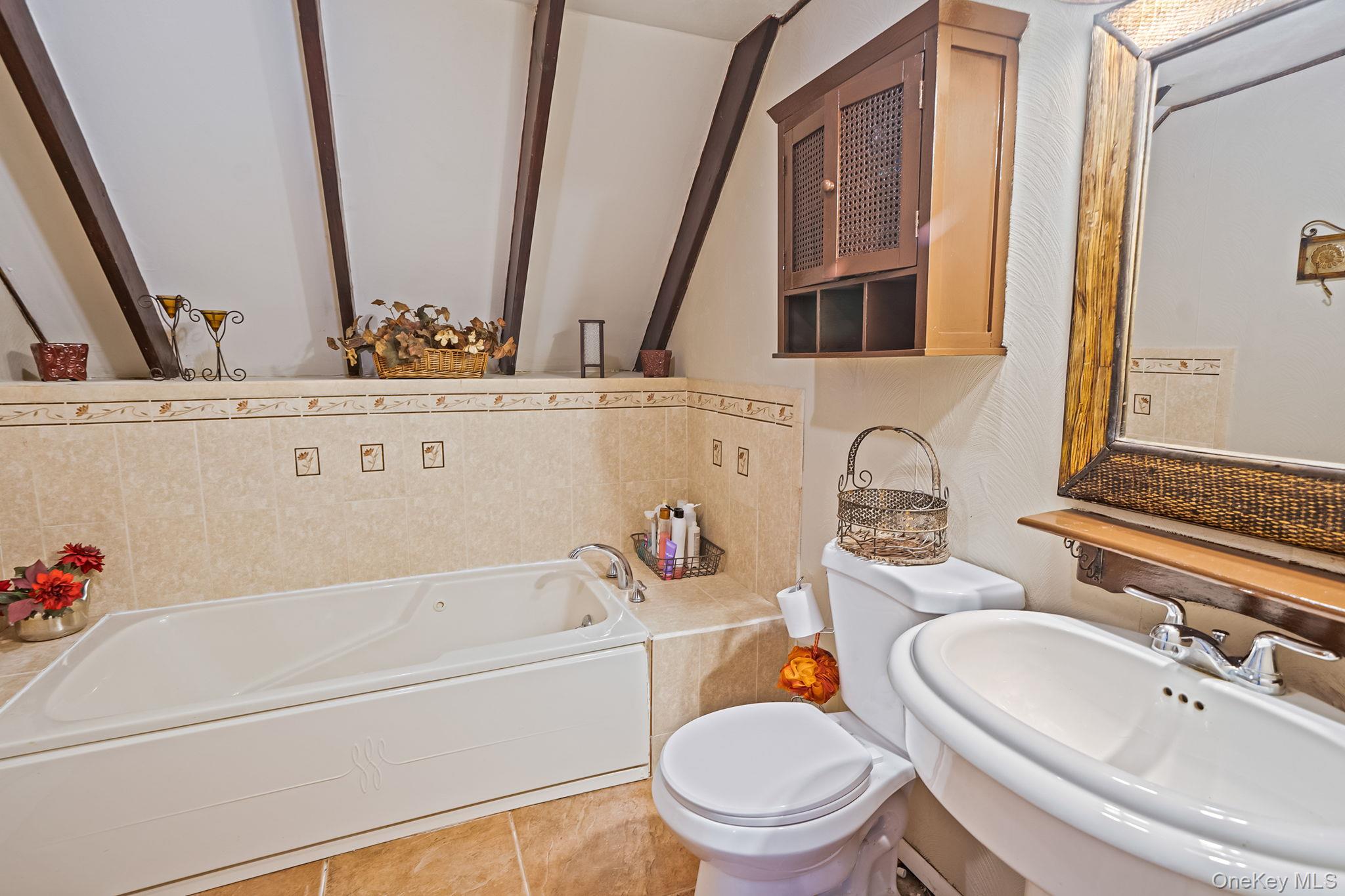 #16 photo, 6 Howe Court, Coram , NY 11727