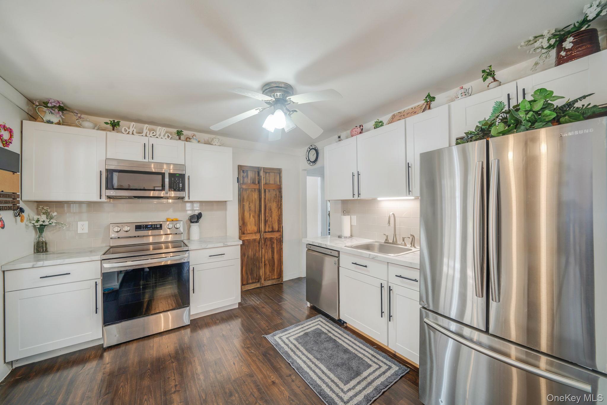 #8 photo, 6 Howe Court, Coram , NY 11727