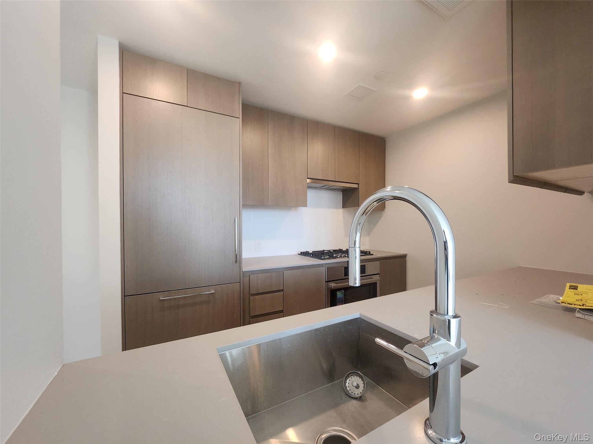 #8 photo, 131-02a 40 Road, Flushing , NY 11354