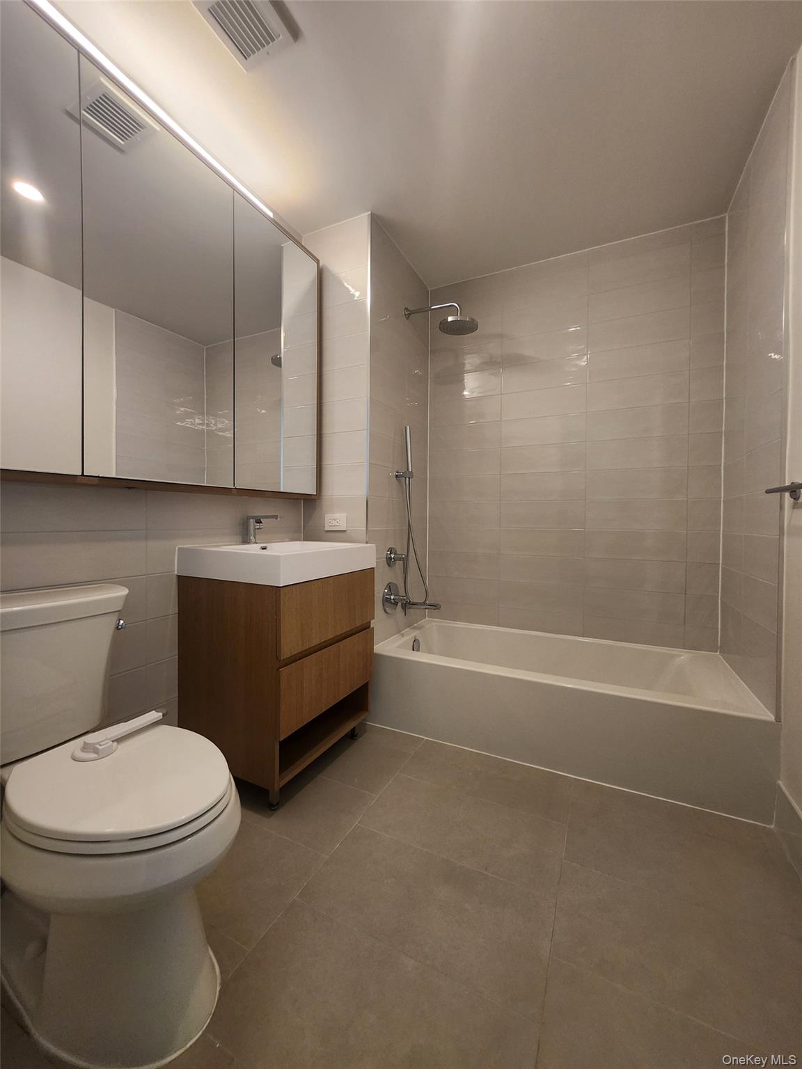 #9 photo, 131-02a 40 Road, Flushing , NY 11354