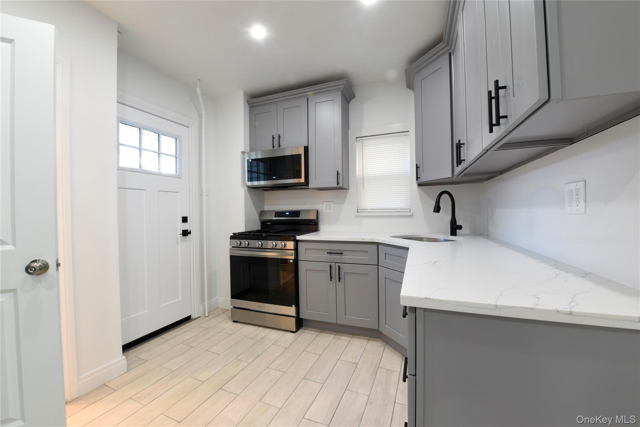 #4 photo, 188-11 104th Avenue, Saint Albans , NY 11412