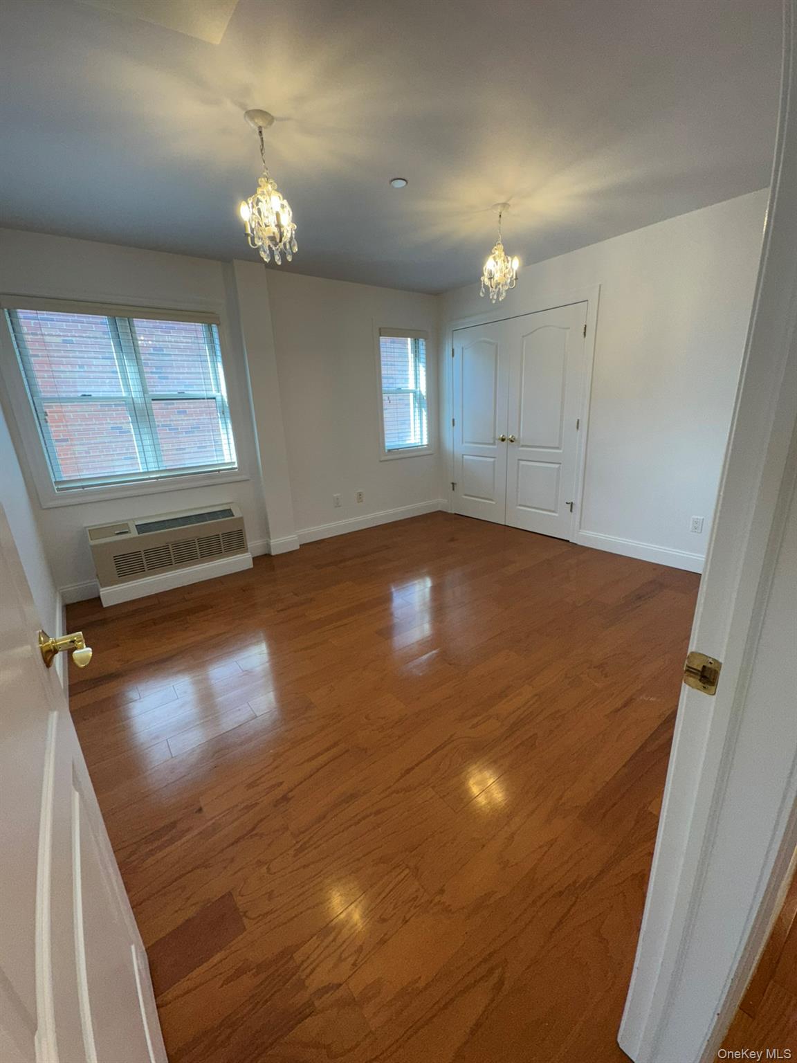 #4 photo, 42-23 212 Street, Bayside , NY 11361