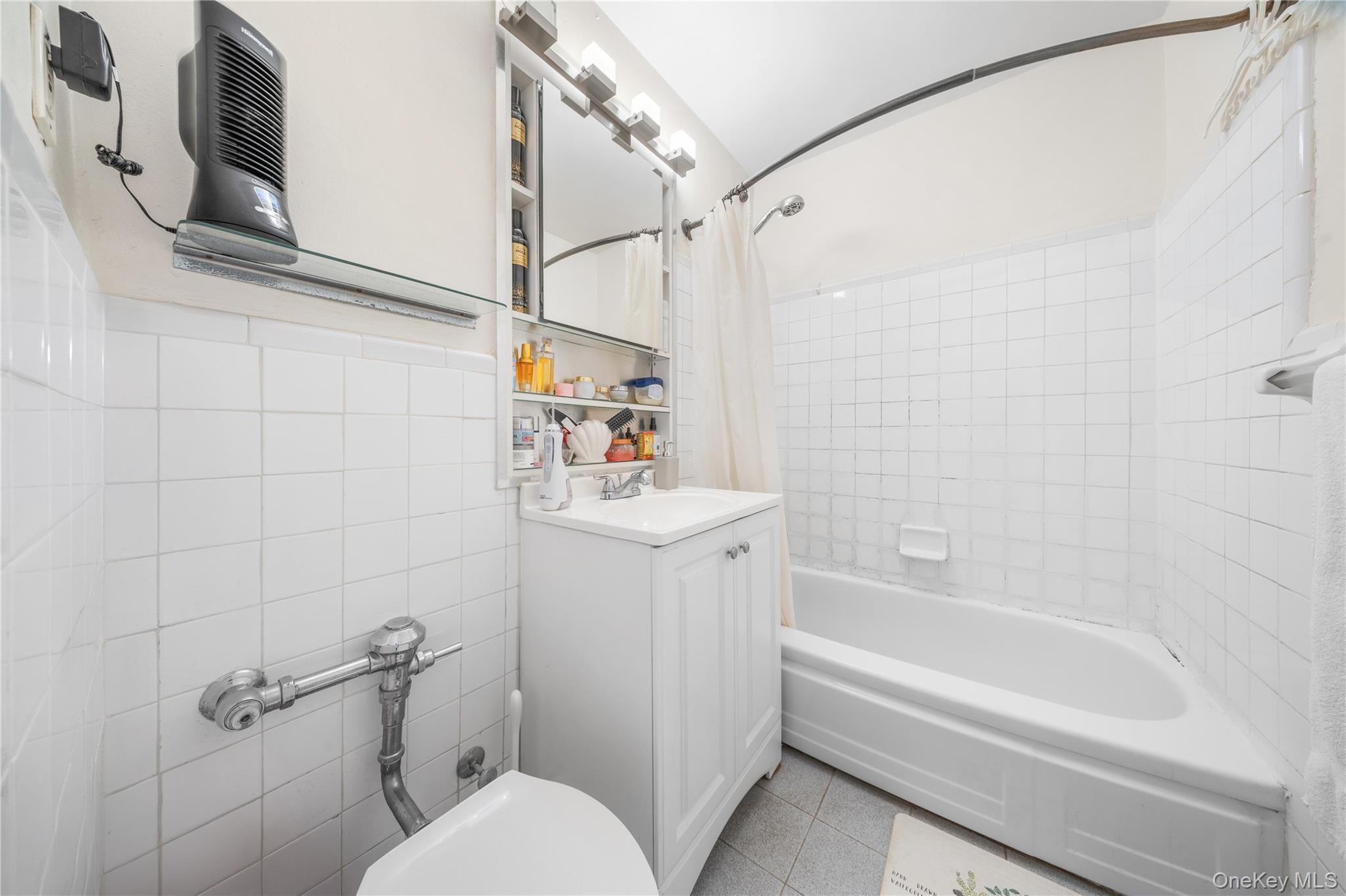 #5 photo, 9935 59th Avenue, Corona , NY 11368