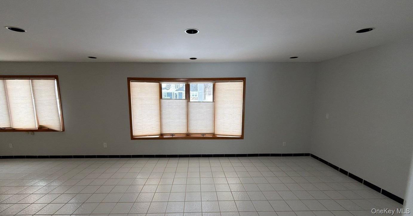 #4 photo, 1 Domino Way, Mount Sinai , NY 11766