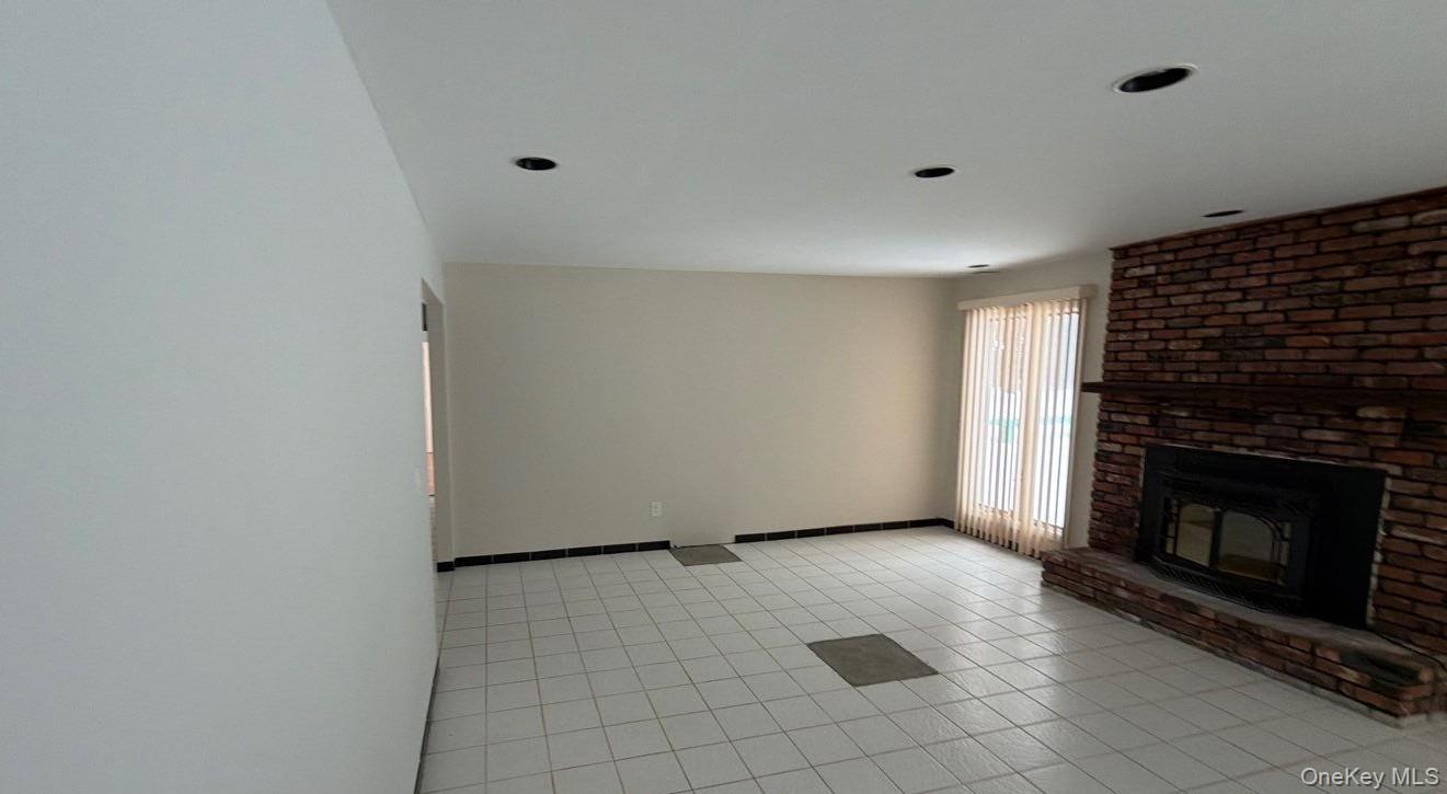 #5 photo, 1 Domino Way, Mount Sinai , NY 11766