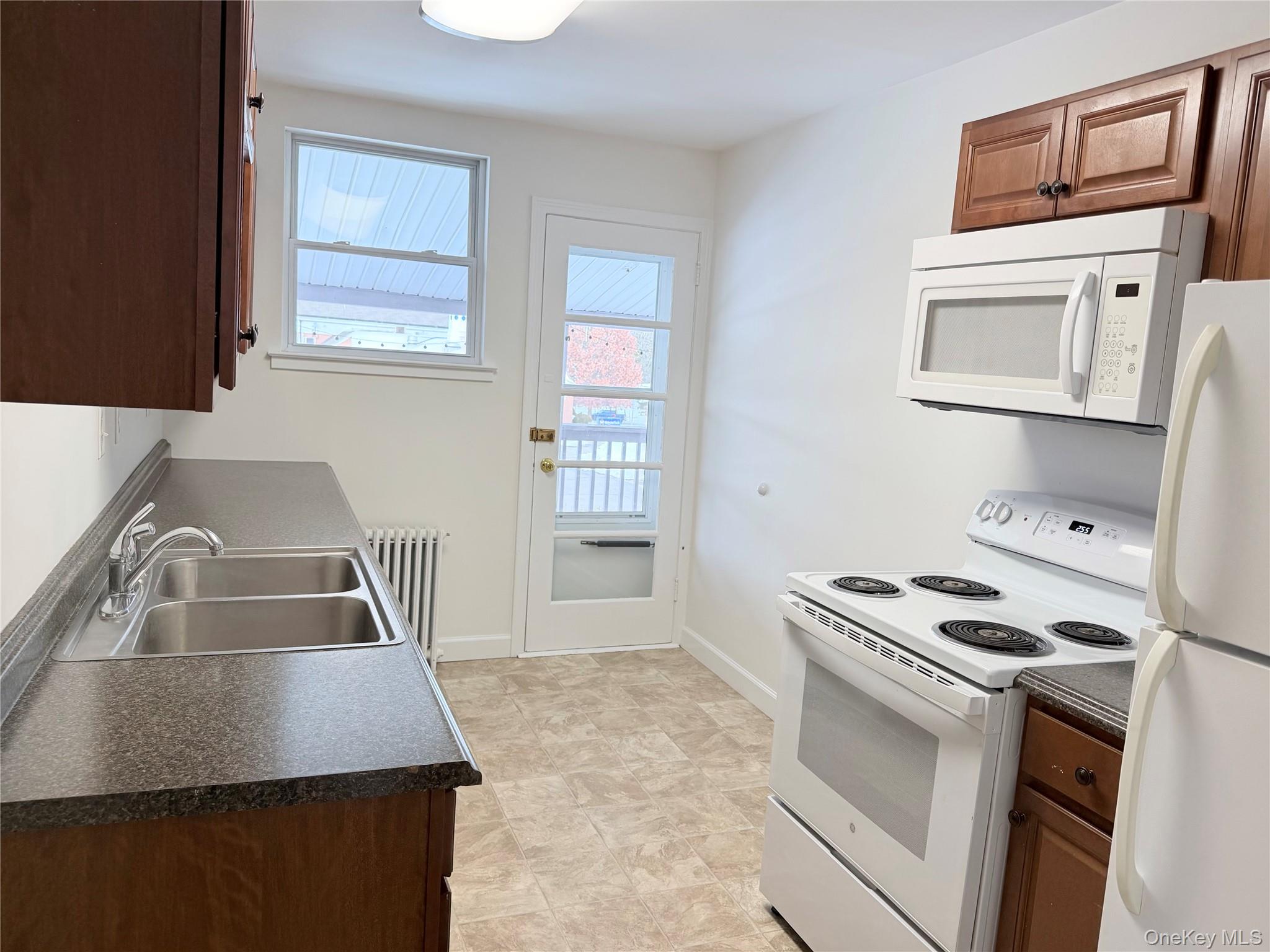 #14 photo, 6 Oakland Court, Warwick , NY 10990