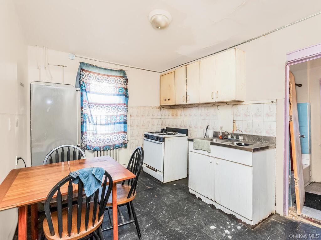 #18 photo, 227 S 3rd Avenue, Mount Vernon , NY 10550