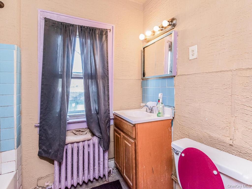 #19 photo, 227 S 3rd Avenue, Mount Vernon , NY 10550