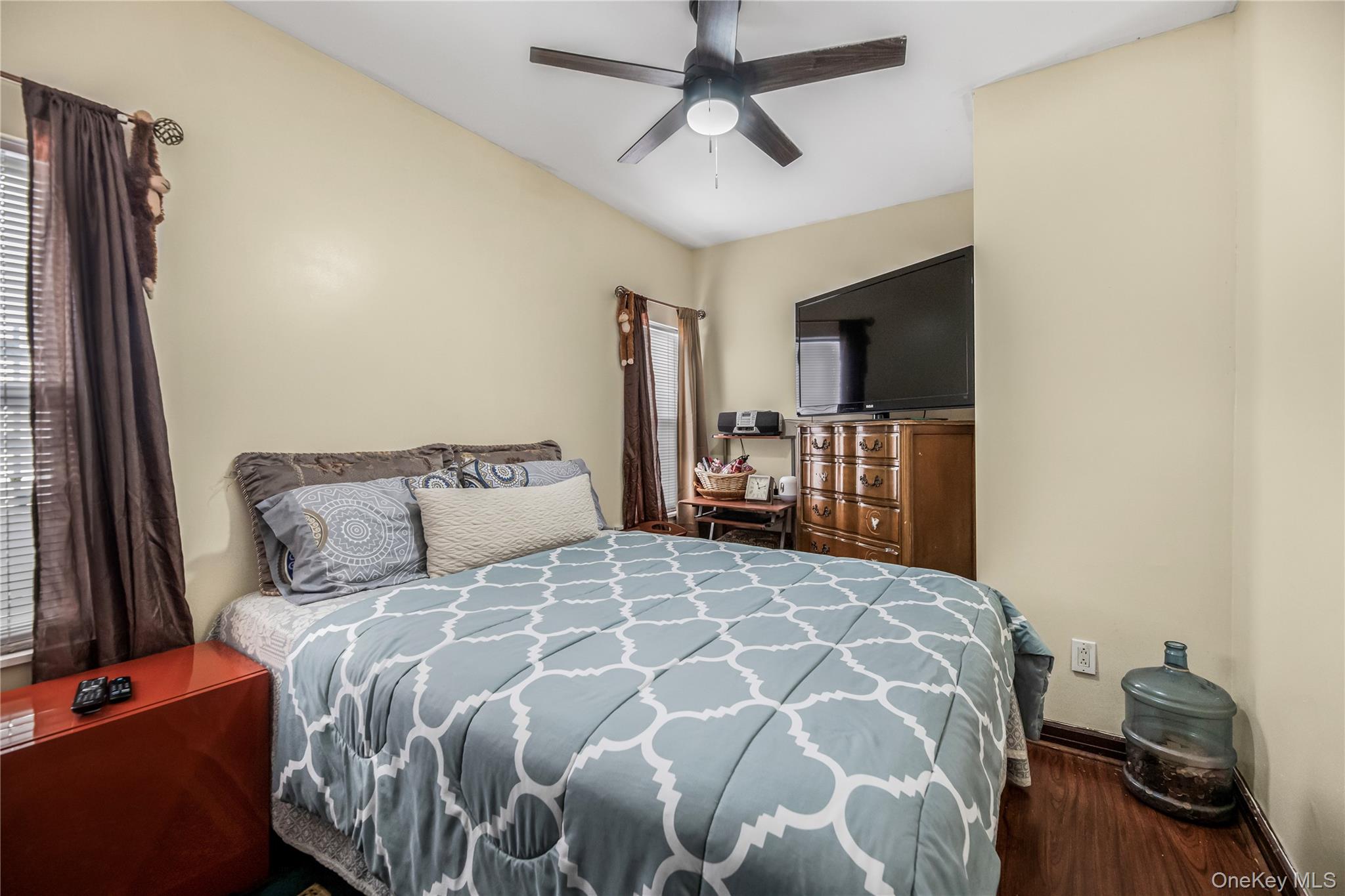 #9 photo, 2415 St Raymonds Avenue, 布朗士 Bronx , NY 10461